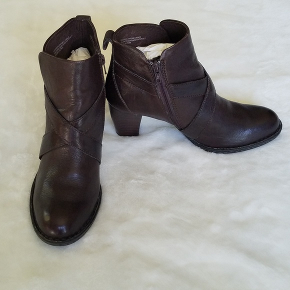 Born Shoes - BROWN BORN BOOTS WITH STACKED HEELS LIKE NEW